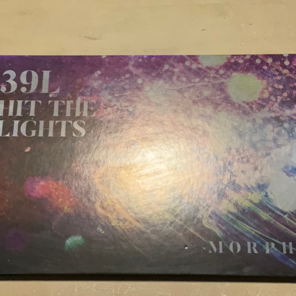 39L Hit The Lights Morphe palette
